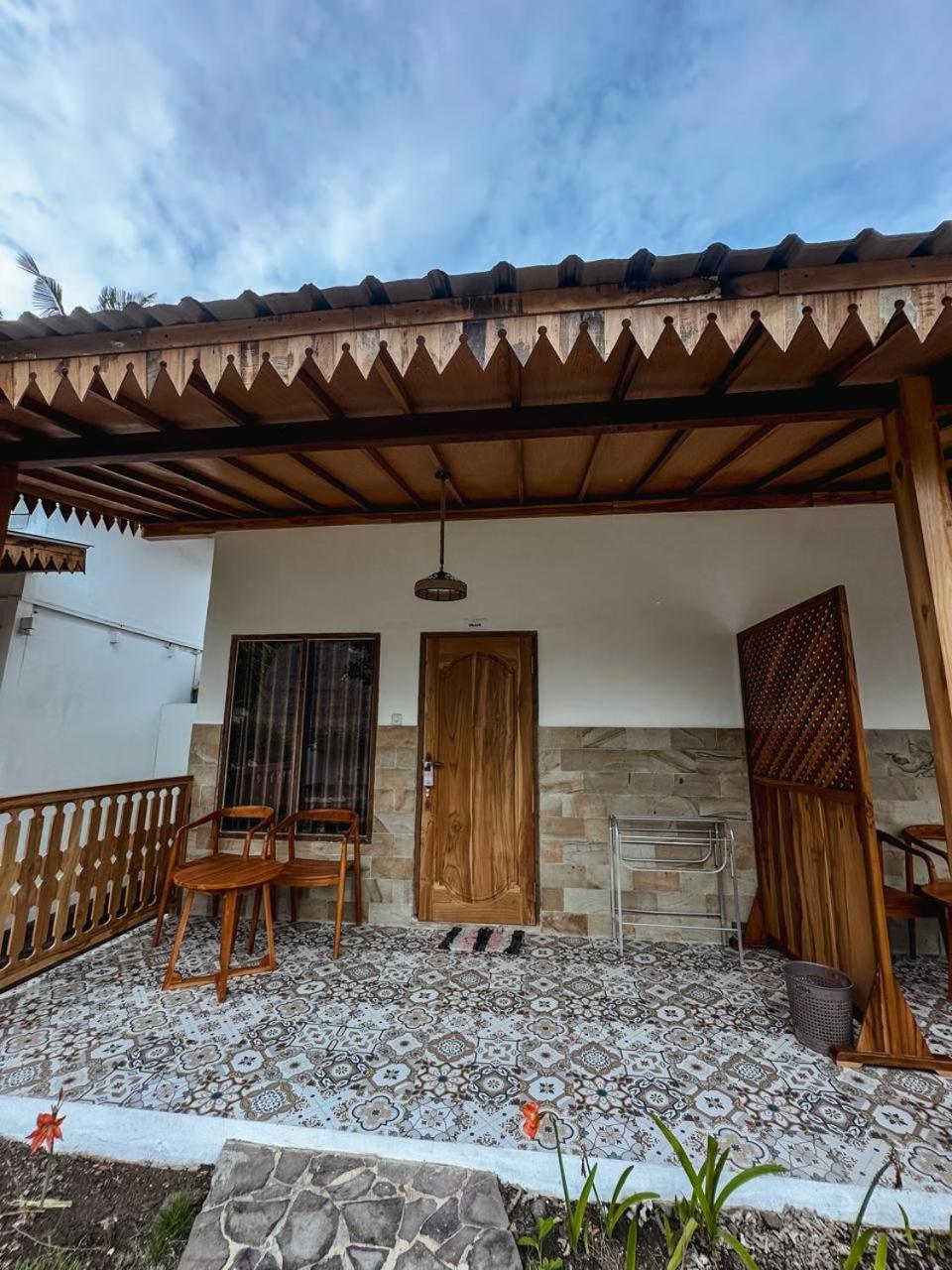 Sedjiwa Hotel Гили Еър Екстериор снимка